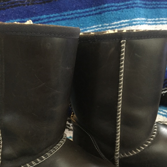Leather Uggs gently used, black - Picture 5 of 8